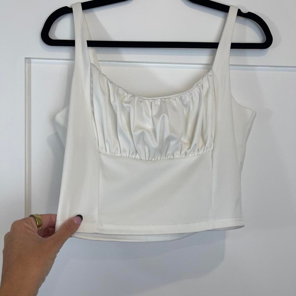 Ivory Ruched Bust Cropped Tank Top - Picture 4 of 8